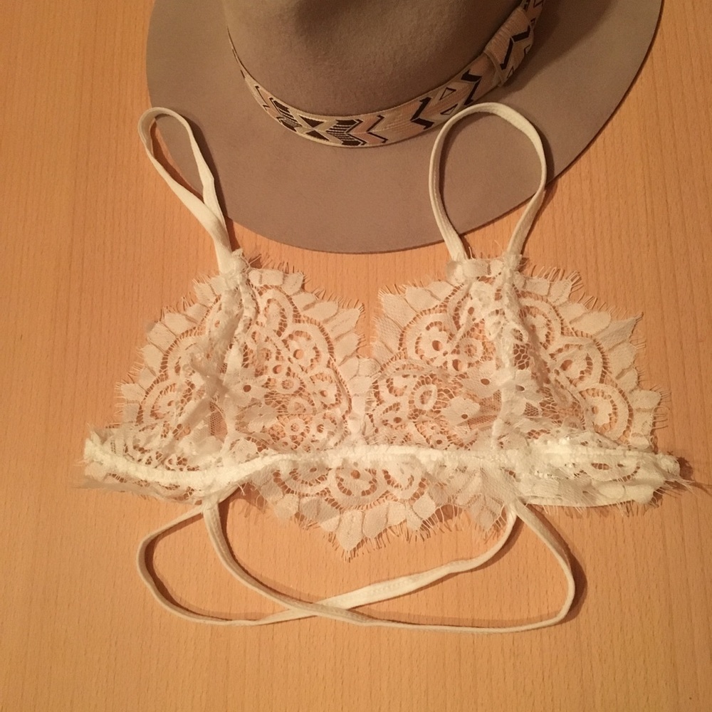 White Bralette - Picture 1 of 3